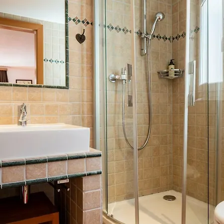 Basecamp Apartments *