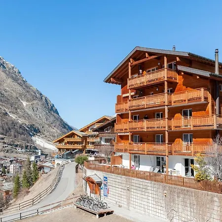 Basecamp Apartments *